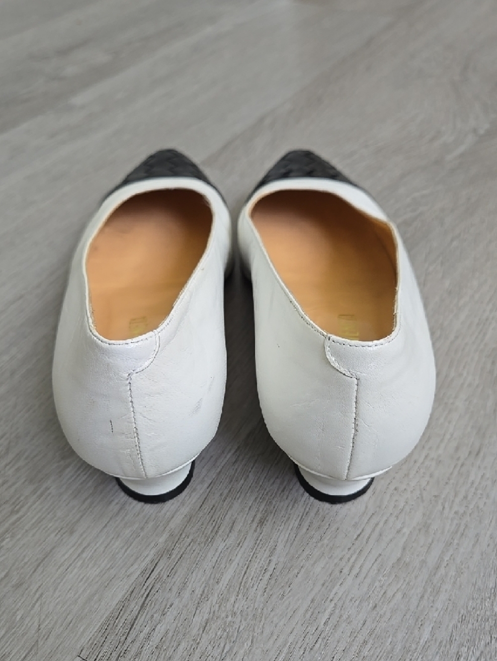 Bottega Veneta Two-Tone White Leather Heels with Black Woven Toe Size 7½ - Picture 5 of 17